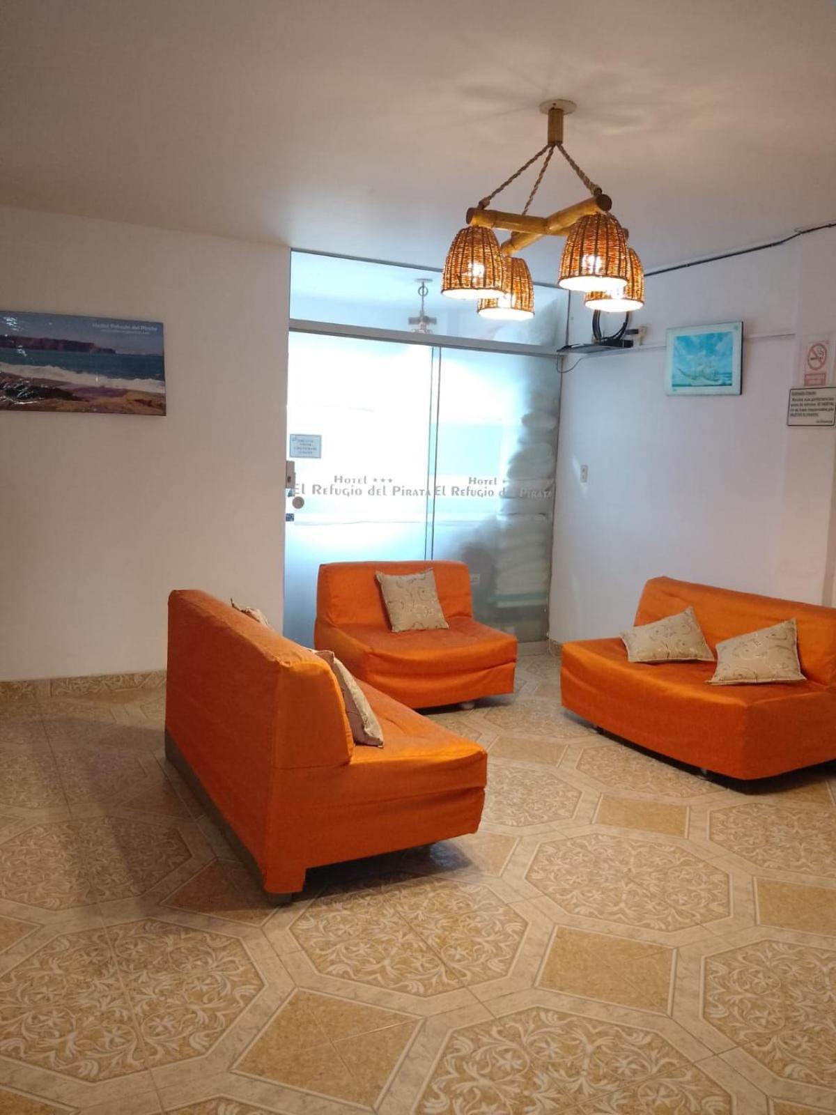 פאראקאס Hostal Refugio Del Pirata מראה חיצוני תמונה